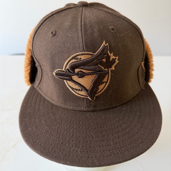 Toronto Blue Jays trapper hat with sherpa lining - Picture 4 of 14